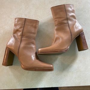 Women’s Tan Candies size 7.5 vintage 90s heel